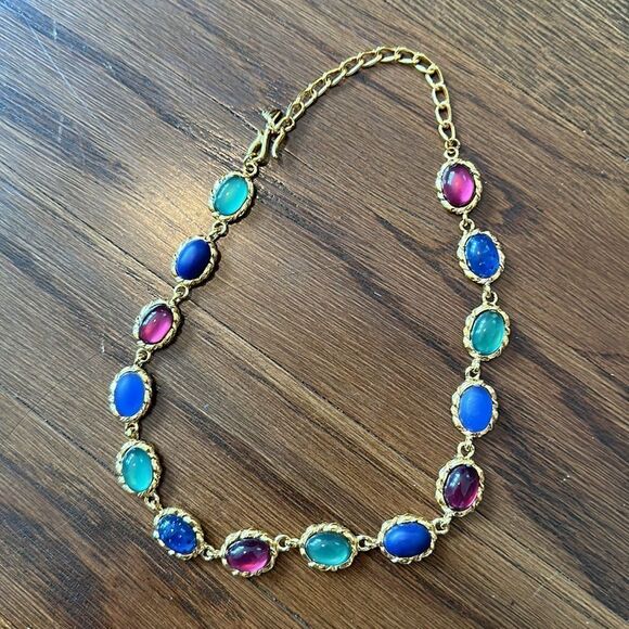 Vtg 80s/90s Liz Claiborne gold necklace with multi colored iridescent stones - Picture 2 of 5